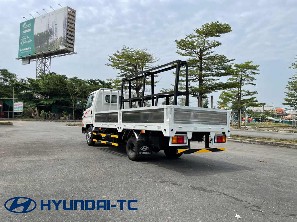 Xe tải chở kính Hyundai mighty N250SL tải trọng 2 tấn 4 mới nhất